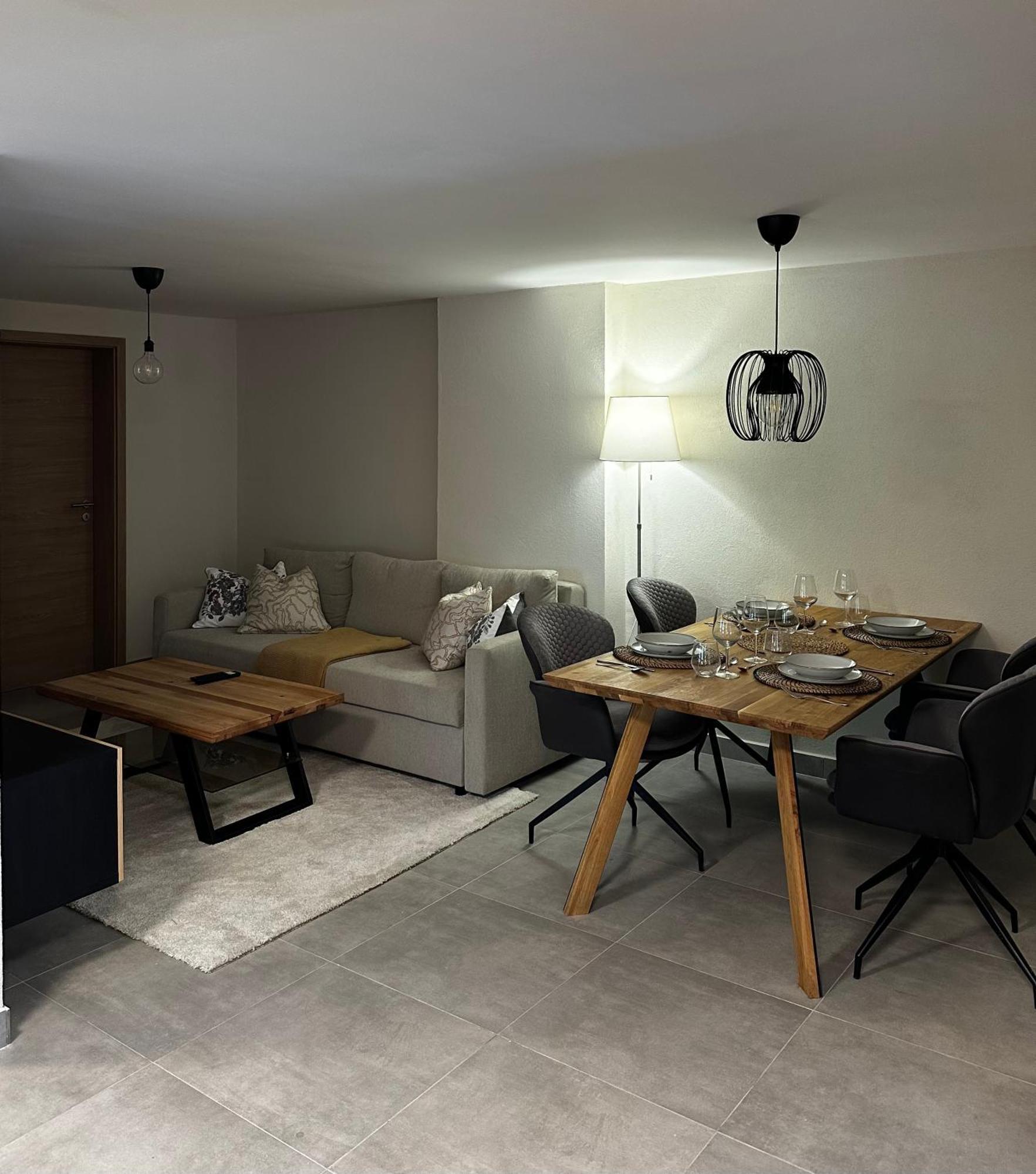 Martinova Izba - Rooms & Apartments Laško Esterno foto