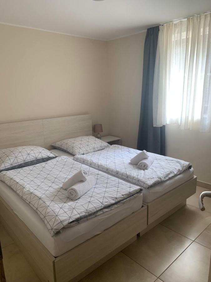 Martinova Izba - Rooms & Apartments Laško Esterno foto